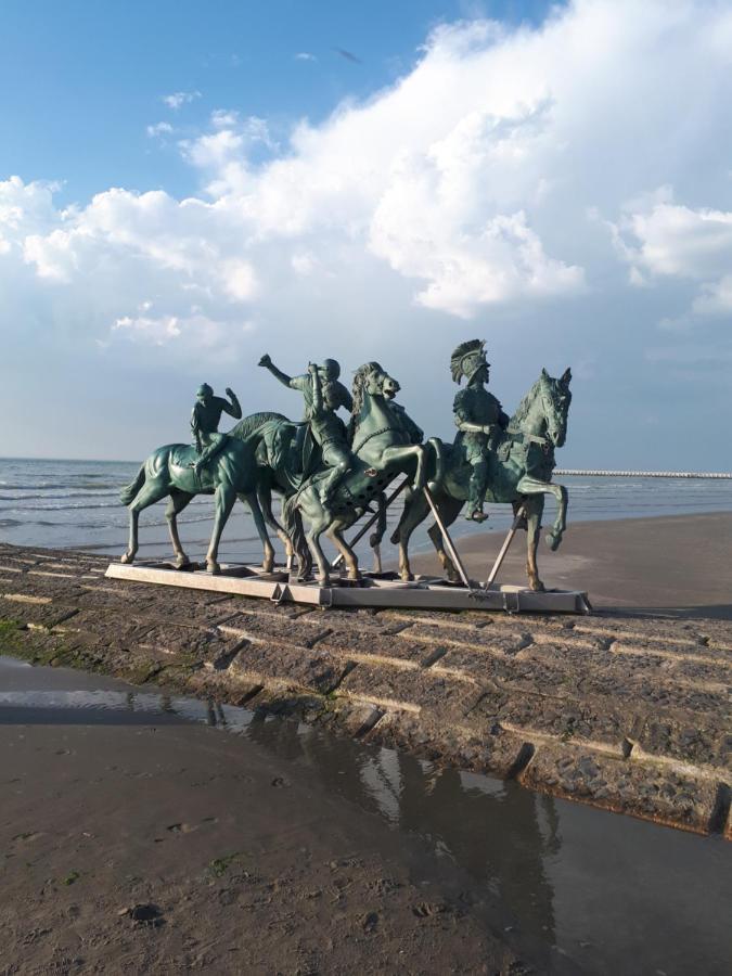 Vakantiehuis 6 pers, Oostduinkerke aan zee Koksijde Buitenkant foto